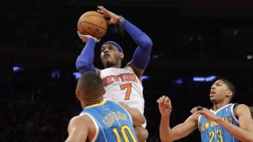 Los Knicks salieron de la mala racha con 27 puntos de Carmelo Anthony.