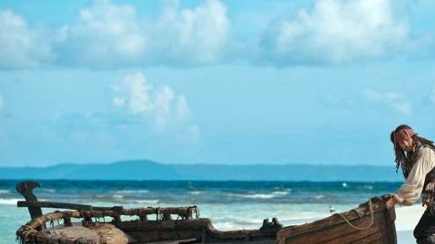 Una productora ya encargó el guión al escritor Jeff Nathanson, para la quinta parte de la película "Piratas del Caribe".