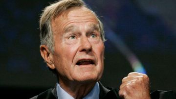 El expresidente de EE.UU. George H. W. Bush fue dado de alta esta mañana y ya abandonó el centro sanitario.