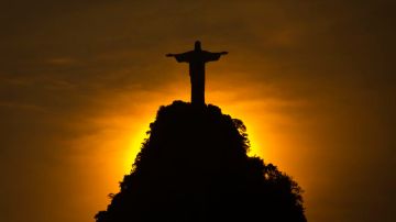 2012: el noveno año más cálido en el mundo desde 1880. En la foto, el Cristo del Corcovado en Río de Janeiro durante un caluroso atardecer de verano.