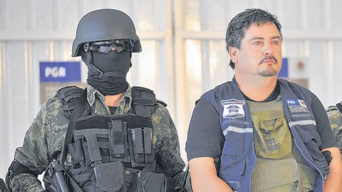 Limón Sánchez está acusado de ser uno de los principales operadores del cártel de Sinaloa, liderado por el narcotraficante Joaquín "El Chapo" Guzmán.