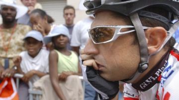 Lance Armstrong dijo sentirse avergonzado y hundido tras el escándalo