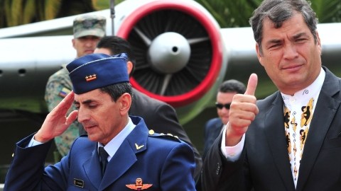 El presidente Rafael Correa del partido gobiernista Alianza País lidera la campaña electoral para las elecciones a realizarse el próximo mes en Ecuador.