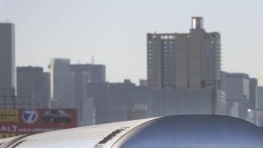 Menéndez empujó a Sen en una estación del tren 7.