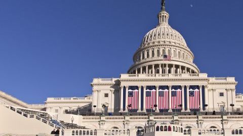 En este escenario el presidente Barack Hussein Obama jurará hoy proteger la Constitución de los Estados Unidos.