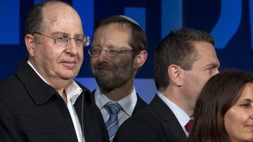 La coalición derechista Likud Beitenu que encabeza Benjamín Netanyahu lleva la ventaja en las elecciones en Israel.