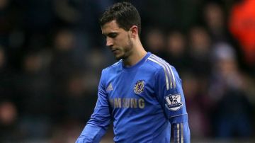 Eden Hazard, del Chelsea, fue expulsado tras patear a un recoge-balones