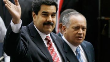 El vicepresidente Nicolás Maduro (izq) y el presidente de la Asamblea Nacional Diosdado Cabello estan en alerta desde que se enteraron de los supuestos actos de terrorismo.