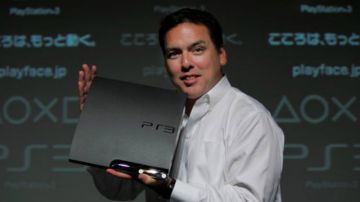 El presidente de  Sony Computer Entertainment  en Japón, Shawn Layden, durante la presentación de PlayStation 3.