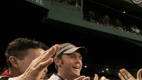 Pedro Martínez, uno de los lanzadores más queridos en Boston, regresa a los Medias Rojas. Como lanzador fue contratado originalmente en 1988 por los Dodgers de Los Angeles, también jugó para los Mets y los Filis de Filadelfia.