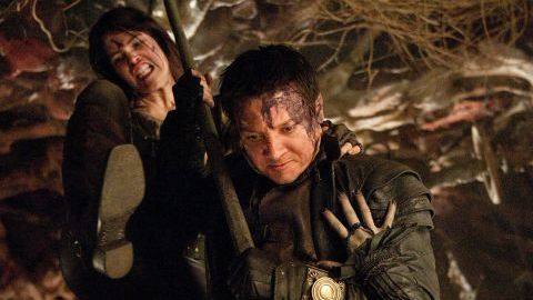 Gemma Arterton y Jeremy Renner en 'Hansel & Gretel Witch Hunters'.