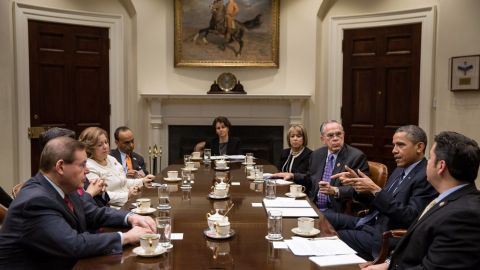 Obama iniciará su campaña por la reforma migratoria el próximo martes en Las Vegas. Hoy se reunió con los líderes del Comité Hispano del Congreso en Washington.