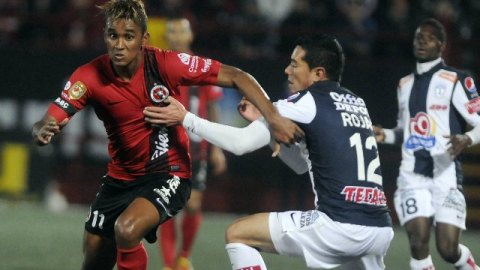 Tijuana derrotó 2-0 a Pachuca en el estadio Caliente y mantiene paso perfecto