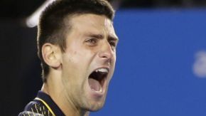 Djokovic es el primero que se corona tres veces seguidas en Melbourne.