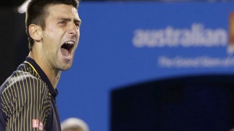 Djokovic es el primero que se corona tres veces seguidas en Melbourne.