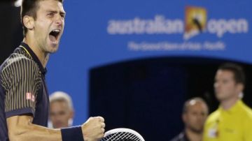 Djokovic es el primero que se corona tres veces seguidas en Melbourne.
