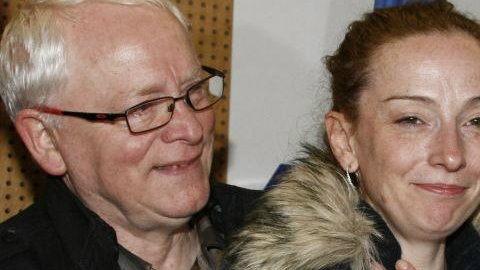 Florence Cassez junto a sus padres cuando fue liberada.