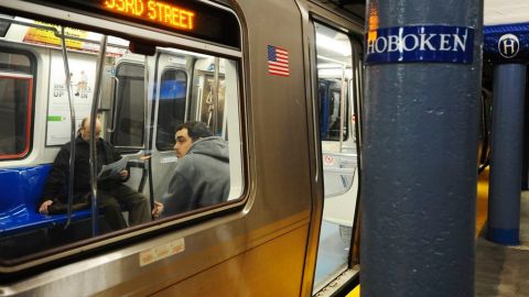 El tren PATH conecta a Nueva York y Nueva Jersey
