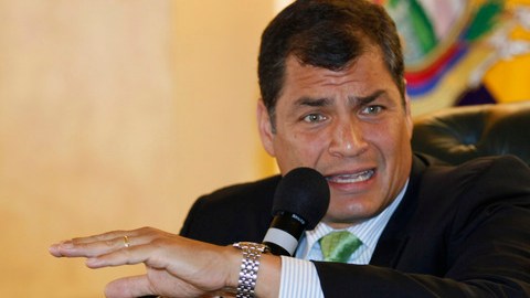 Correa calificó como una “calumnia” la acusación de tener dos cuentas en Suiza.