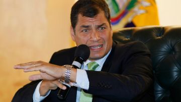Correa calificó como una “calumnia” la acusación de tener dos cuentas en Suiza.