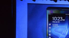 Thorsten Heins, CEO de Research in Motion, que cambió su nombre a  BlackBerry, en medio de la presentación de los nuevos dispositivos.