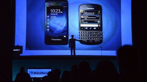 Thorsten Heins, CEO de Research in Motion, que cambió su nombre a BlackBerry, en medio de la presentación de los nuevos dispositivos.