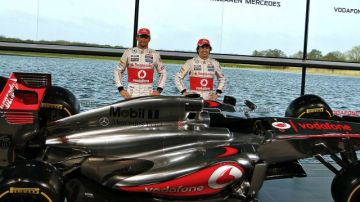 Jeson Button y Sergio Pérez dan a conocer el monoplaza MP4-28, de McLaren