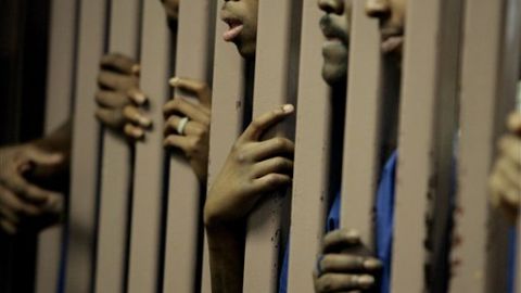 En 2011, se enjuició a más de 34.000 personas por haber entrado ilegalmente en el país, y a más de 37.000 por reincidir en el delito.