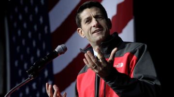 El excandidato a la vicepresidencia Paul Ryan, un claro opositor de una reforma migratoria,  ahora apoya la idea de legalizar el estatus de algunos inmigrantes ilegales.