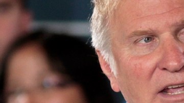 Steve Chabots se opone  a dar una ruta a la ciudadanía.