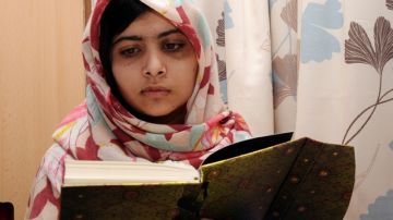 Malala Yousufzai prosigue su recuperación  en el hospita donde recientemente superó  dos operaciones.