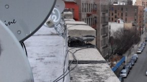 Desde esta azotea cayó el niño Freddy Martin, ahora hospitalizado.