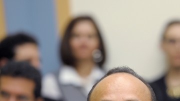 El  representante Luis Gutiérrez, (demócrata por Illinois), durante su mensaje en el inicio de los debates de la reforma migratoria.