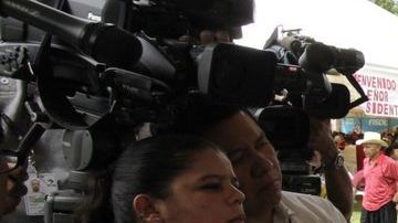 El presidente de El Salvador, Mauricio Funes, sancionó la ley que permite el voto a salvadoreños en el exterior.