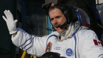 El astronauta canadiense Chris Hadfield durante los preparativos previos al despegue de la nave Soyuz a la Estación Espacial Internacional (EEI).