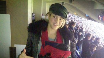 Shakira publicó la foto de la primera salida de Milan al Camp Nou con un gol de Piqué.