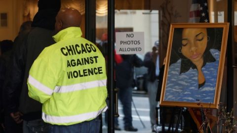 Ayer fue el funeral de  Hadiya Pendleton, quien murió a tiros en Chicago  tras haber actuado en la investidura del presidente Barack Obama.