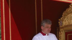 El portavoz de Benedicto XVI, Federico Lombardi, destacó hoy que el Pontífice ha tomado la decisión en plenas facultades mentales.