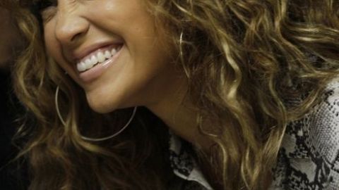 Jennifer López resultó ganadora seguida de seguida por Halle Berry.