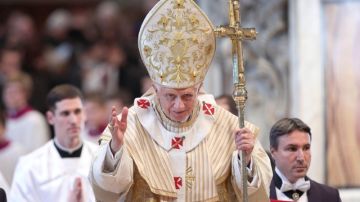 Luego de declarar que carece de la fuerza para cumplir con su misión pastoral, el papa Benedicto XVI, de 85 años de edad, anunció que renunciará el 28 de febrero.