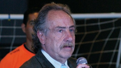 Decio de María, entra a  funciones propias de su cargo.