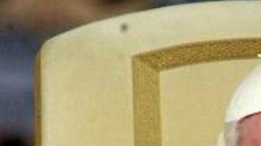 El viacrucis físico distrajo a Juan Pablo II de los retos que estaba enfrentando la Iglesia, como el escándalo mundial de abusos sexuales por parte de sacerdotes.