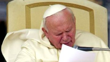 El viacrucis físico distrajo a Juan Pablo II de los retos que estaba enfrentando la Iglesia, como el escándalo mundial de abusos sexuales por parte de sacerdotes.