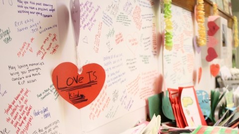 Más de 125,000 mensajes de aliento sobre la masacre de la escuela Sandy Hook se preservarán en formato digital.