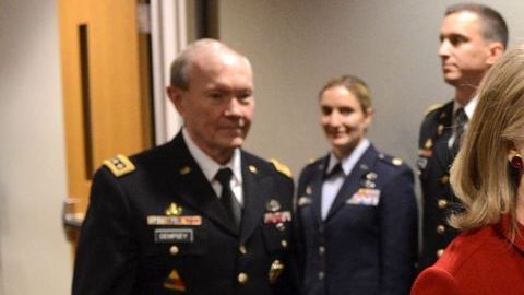 La ex secretaria de Estado, Hillary Clinton, recibió el máximo honor civil del Pentágono el día de hoy.