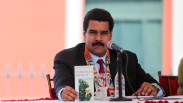 Maduro dijo que el líder opositor, Henrique Capriles, "está muy amargado porque el pueblo está feliz".