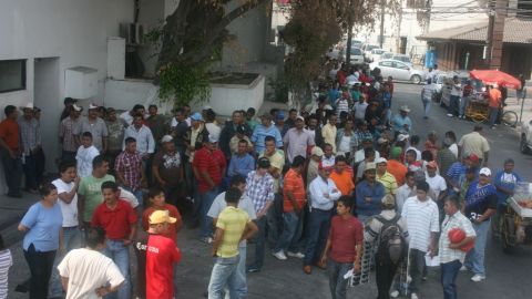 Migrantes que buscan en Monterrey una oportunidad para lograr una visa temporal H2A y H2B para trabajar en EEUU.