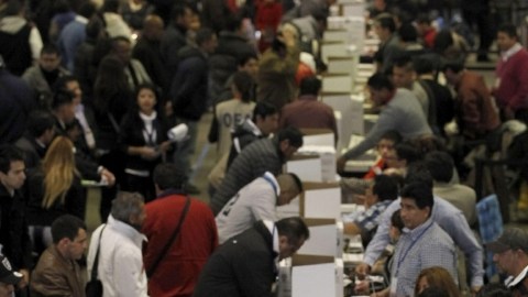 Centro de votación instalado en el Pabellón de Convenciones en Madrid.