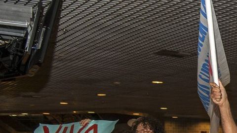 La bloguera cubana Yoani Sánchez fue repudiada a su arribo a Brasil a su arribo a Brasil.