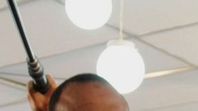 El líder cubano Fidel Castro expresó por medio de una carta, su satisfacción por el regreso de Chávez a Venezuela el día de hoy.